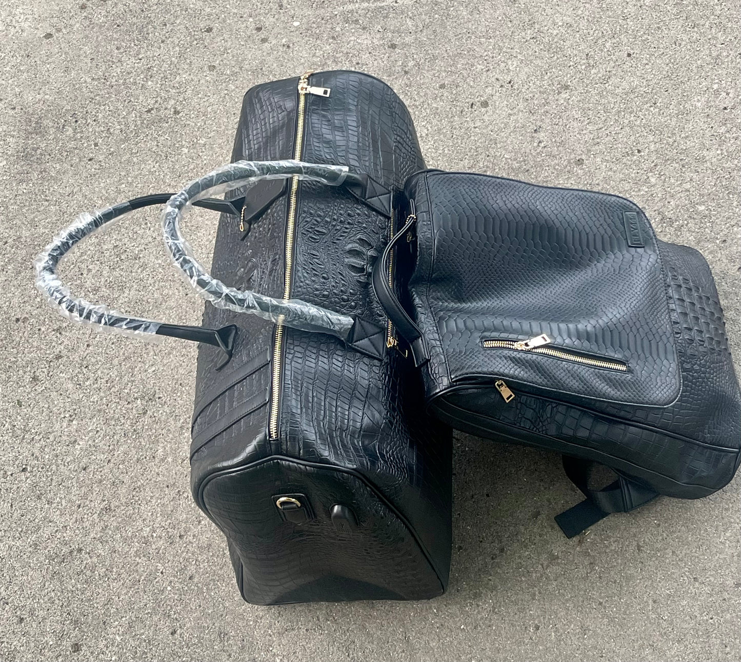 Fly444 Luxe Voyager: 2-Piece Blush & Crocodile-Embossed Luggage Set with USB Charging Port